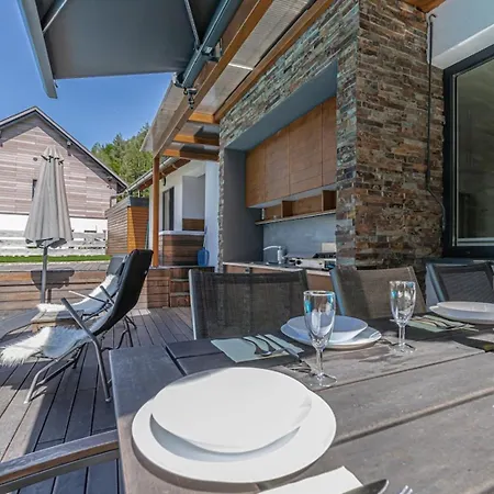Appartement Chic Alpine Villa With 5 Bedrooms & Private Pool In Gozd Martuljek