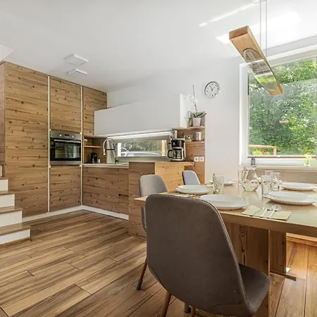 Chic Alpine Villa With 5 Bedrooms & Private Pool In Gozd Martuljek Lejlighed Gozd Martuljek
