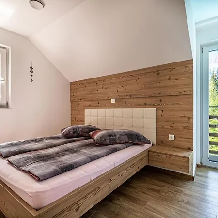 Chic Alpine Villa With 5 Bedrooms & Private Pool In Gozd Martuljek Lejlighed *