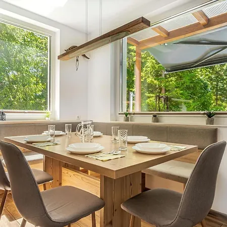 Chic Alpine Villa With 5 Bedrooms & Private Pool In Gozd Martuljek Lejlighed Gozd Martuljek